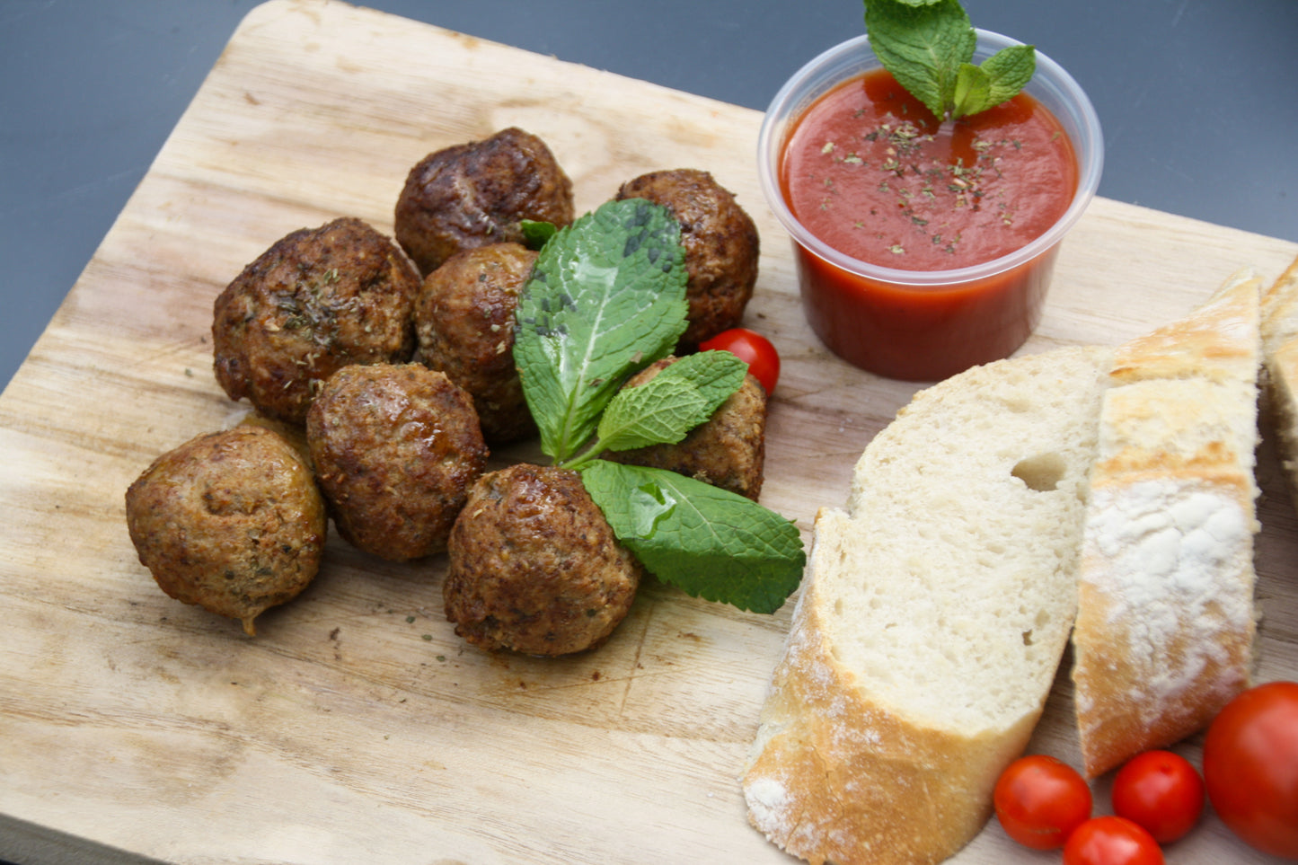 Gehaktballetjes in Griekse tomatensaus [8 stuks]